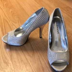 Rampage Silver Studded Pump